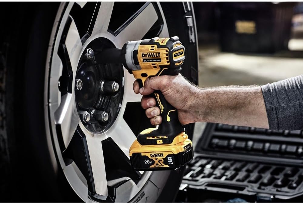 DEWALT DCF913B 20V MAX* 3/8 in. Cordless Impact Wrench with Hog Ring Anvil (Tool Only)