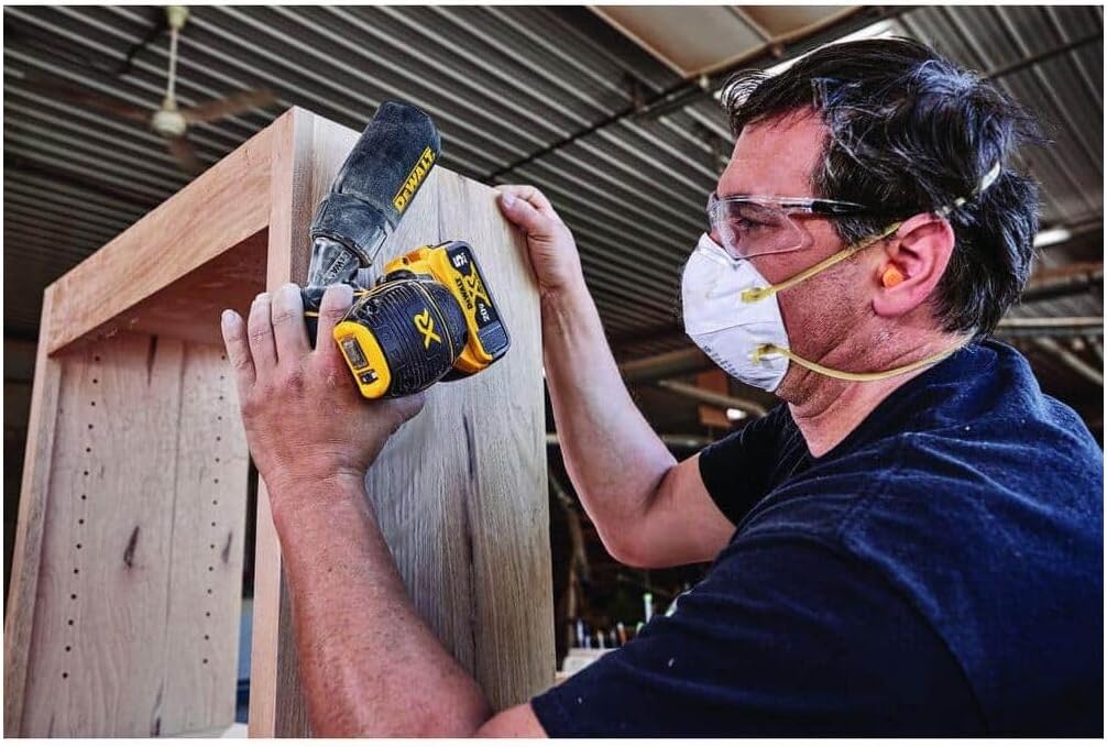 DEWALT 20V MAX Orbital Sander Cordless, 5-Inch Sander Tool, 2.Ah, 8,000-12,000 OPM, Variable Speed Dial, Storage Bag, Battery and Charger Included (DCW210D1)