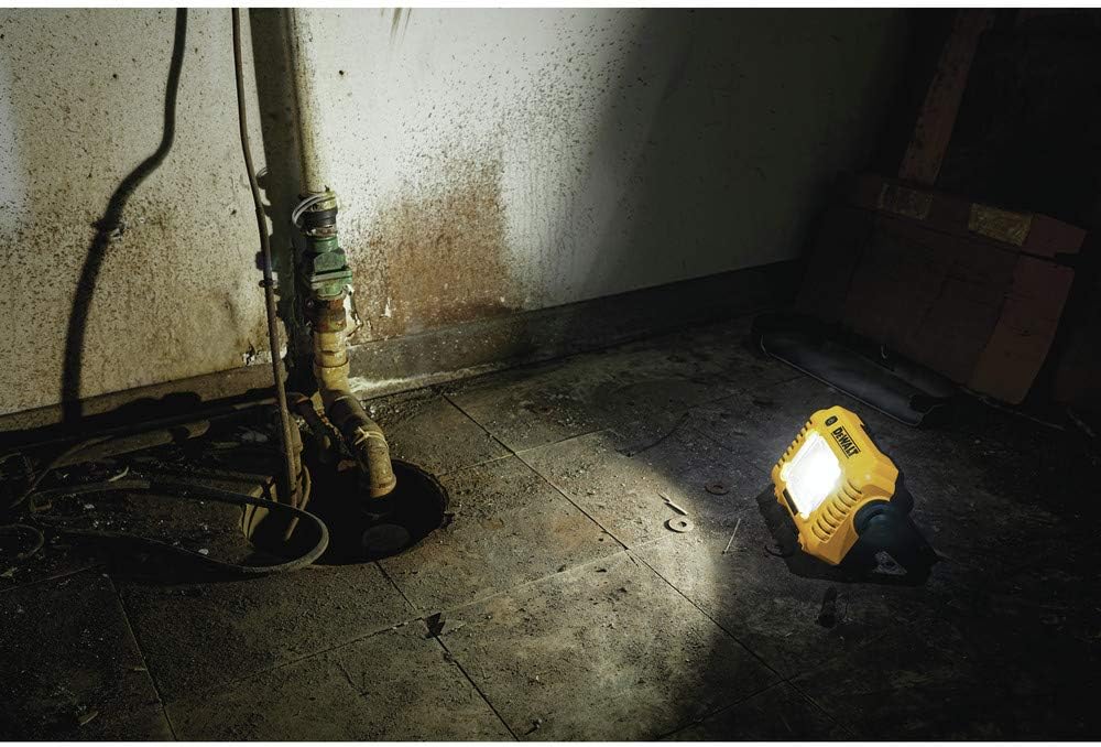DEWALT 12V/20V MAX LED Work Light, Compact with 360 Degree Rotating Handle, 2000 Lumens of Brightness, Cordless, Bare Tool Only (DCL077B)