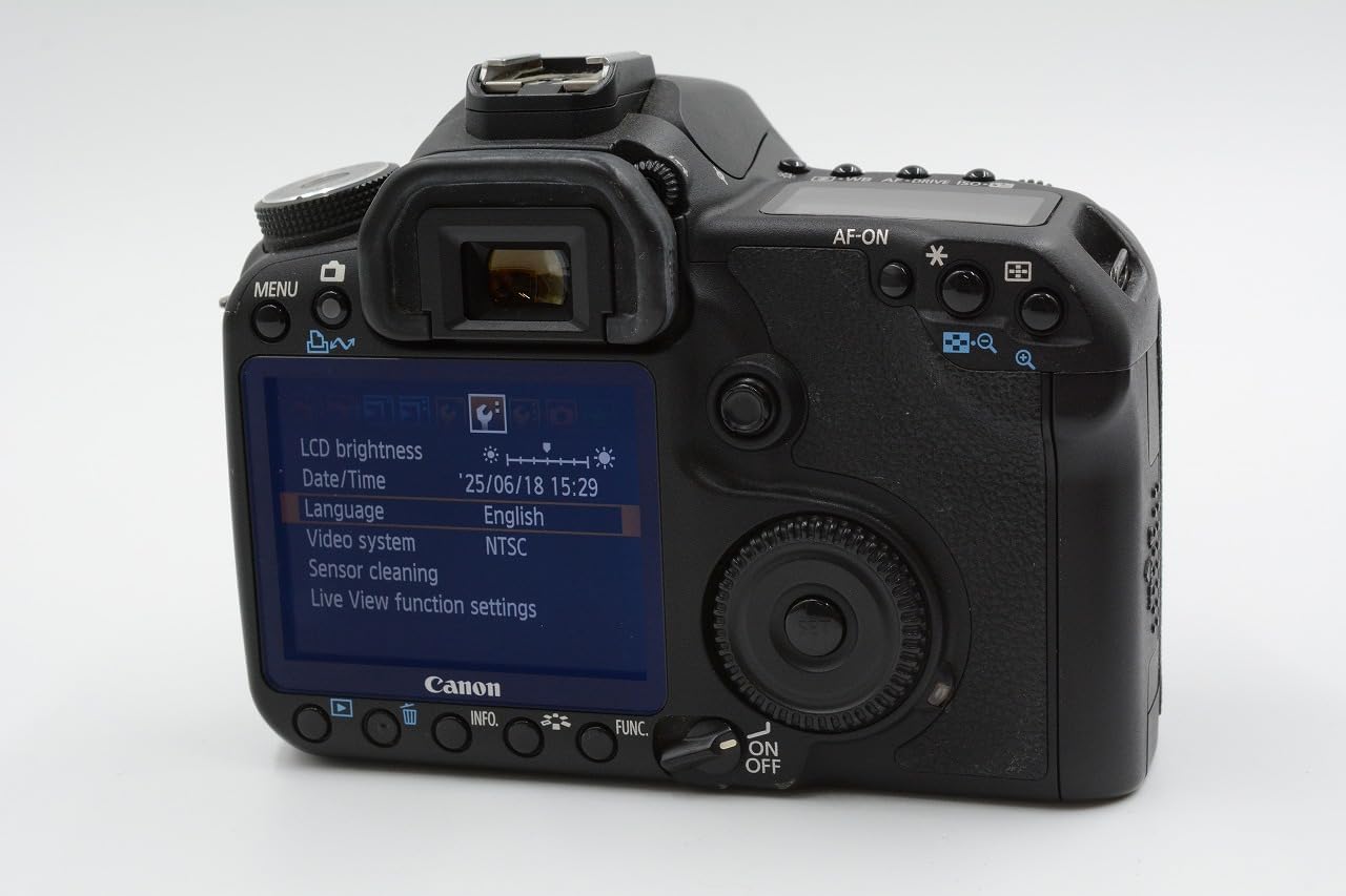 Canon EOS 50D 15.1MP Digital SLR Camera with EF-S 18-200mm f/3.5-5.6 IS Standard Zoom Lens