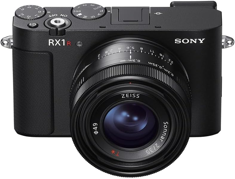 Sony RX1R III Full-Frame Premium Compact Camera Optimized with 61 MP CMOS Sensor, ZEISS® Sonnar T* 35mm F2 Lens, BIONZ XR™ Processor and AI-Based Subject Recognition