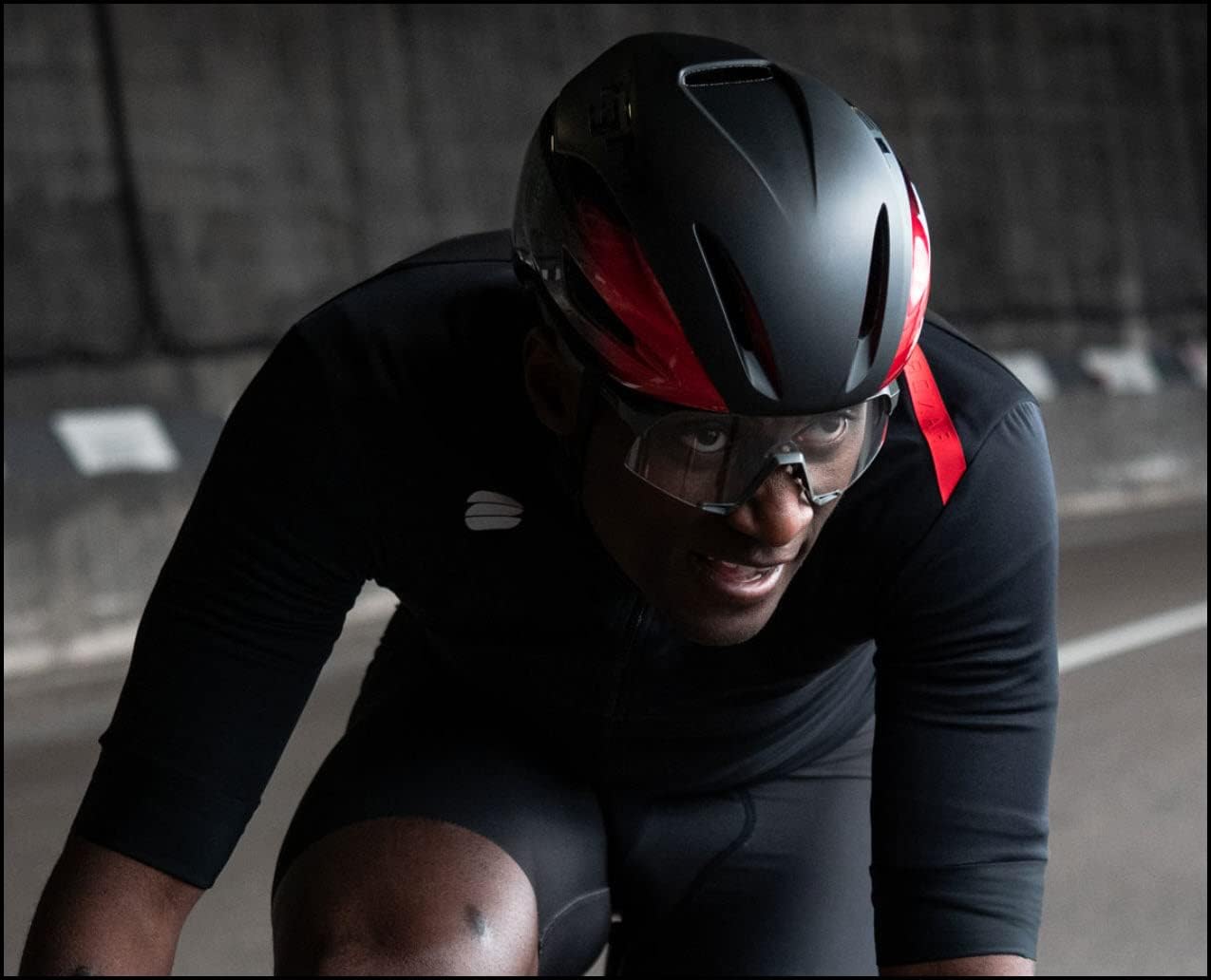 MET Manta MIPS Aero Road Bike Helmet | Lightweight Aerodynamic Cycling Helmet for Adults, Internal Air Channeling, MIPS-C2 Tech, Sunglasses Port