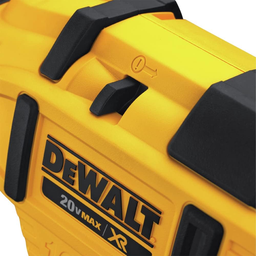 DEWALT 20V MAX* XR Finish Nailer, Angled, 16GA (DCN660D1)