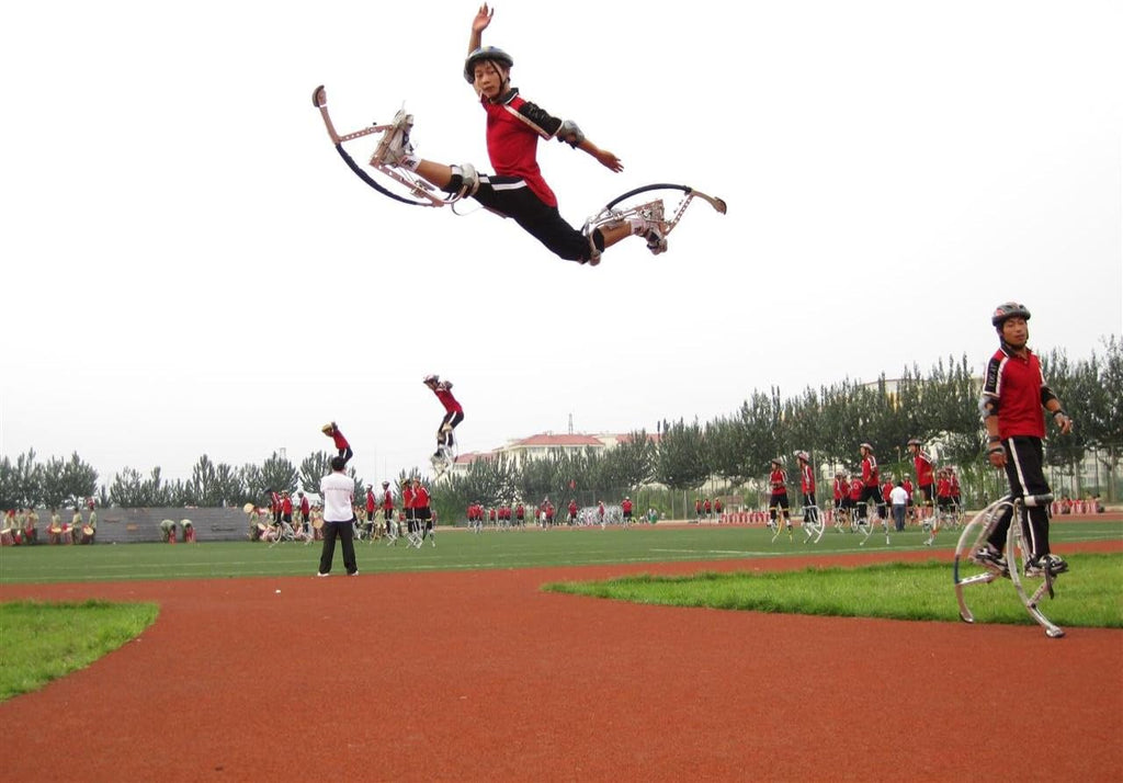 Skyrunner Adult Kangaroo Shoes Men Jumping Stilts Men Women Fitness Exercise (155~200 Ibs/70~90kg) Bouncing Shoes