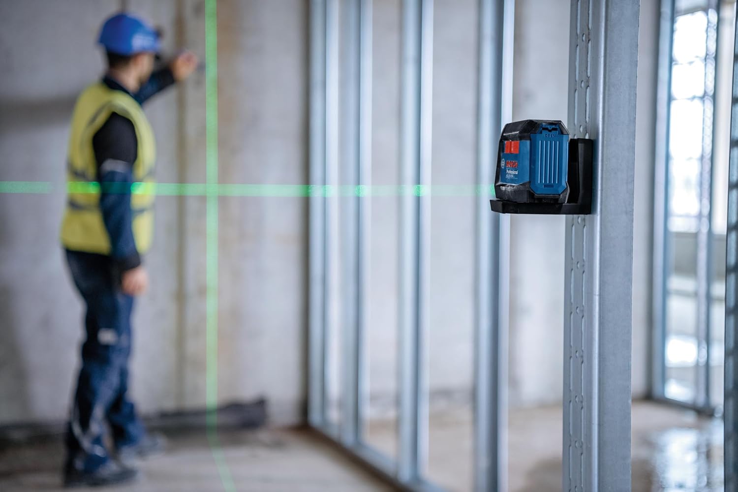 BOSCH GLL50-20G 50 Ft Green-Beam Self-Leveling Cross-Line Laser, Includes Integrated Magnetic Mount, 2 AA Batteries, & Soft Pouch
