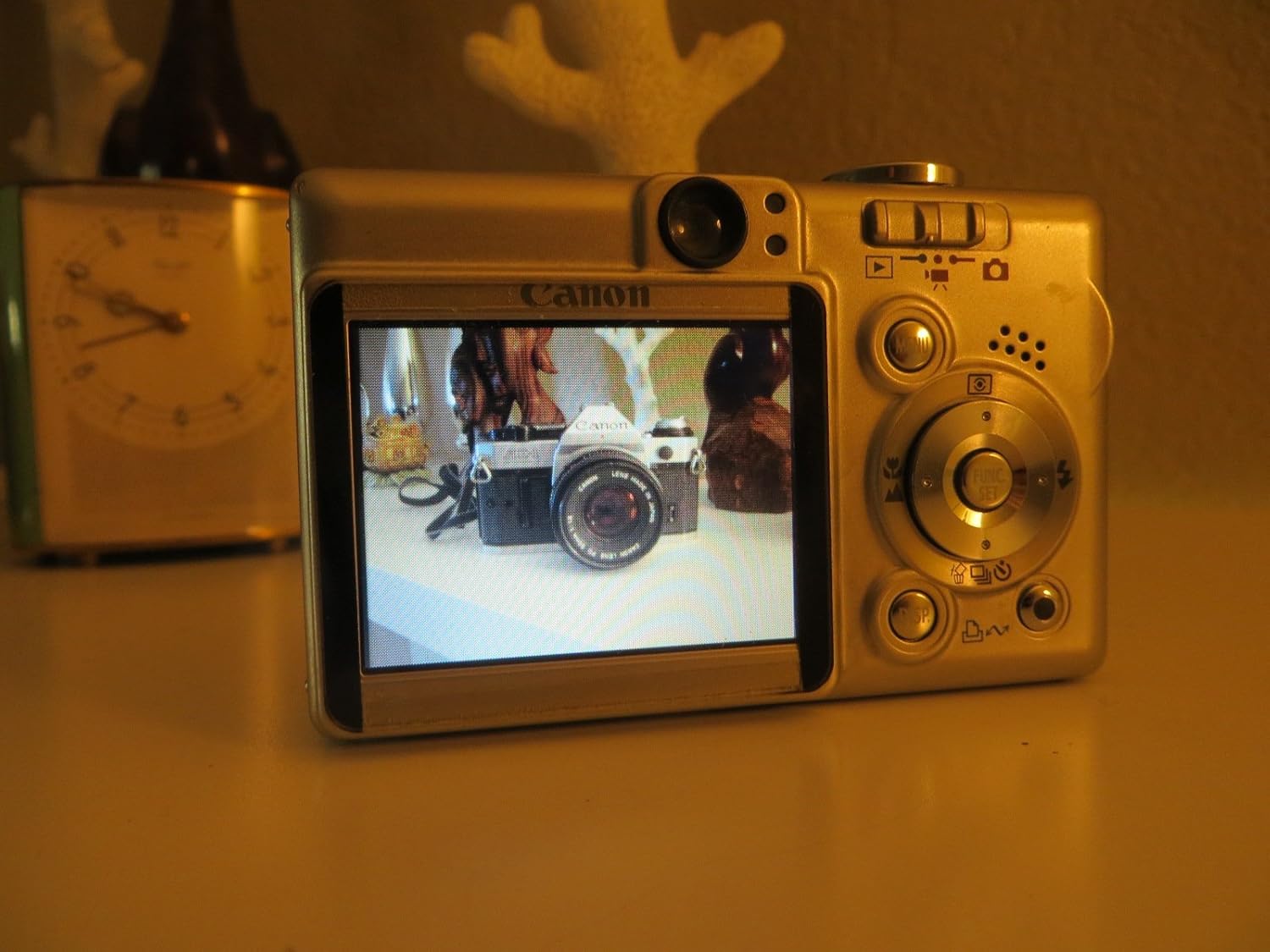 Canon Powershot SD300 4MP Digital Elph Camera with 3x Optical Zoom