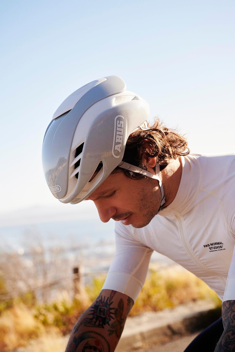 ABUS Gamechanger 2.0 Aero Road Bike Helmet – Lightweight Road Cycling Helmet – High-Performance Helmet for Men & Women