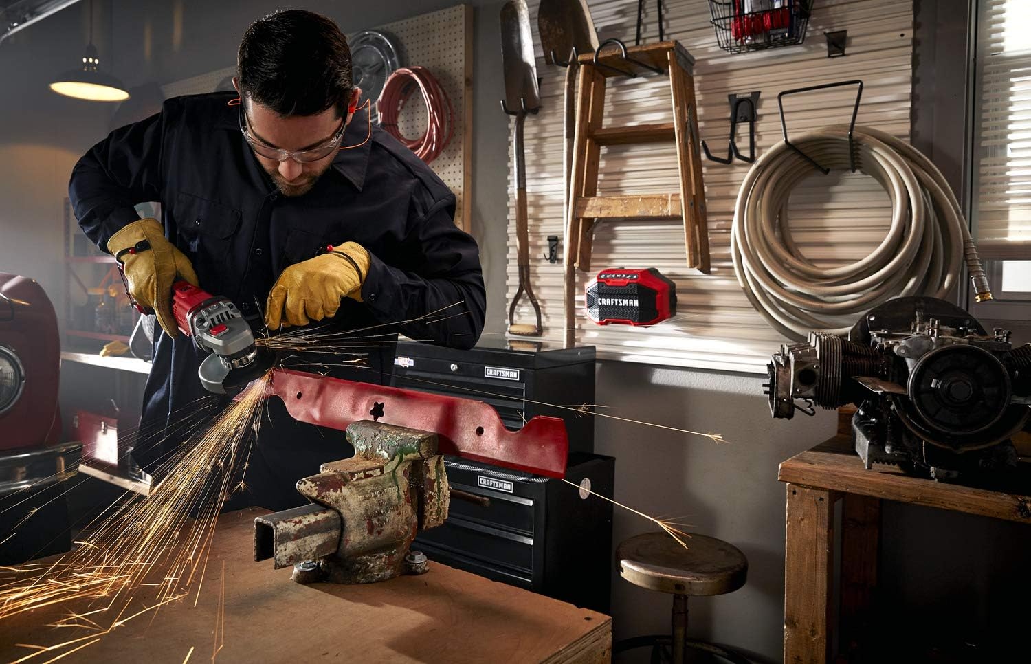 CRAFTSMAN V20 Cordless Angle Grinder Tool Kit, 4-1/2 inch, Battery and Charger Included (CMCG400M1)