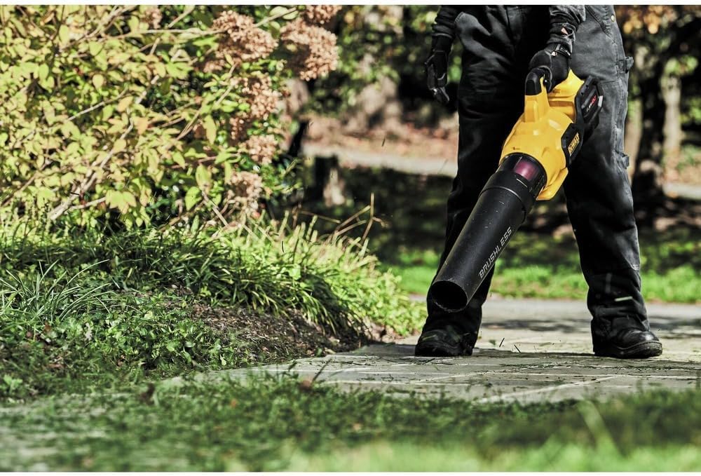 DEWALT 60V MAX* FLEXVOLT Leaf Blower, Cordless, Handheld, 125-MPH, 600-CFM, Tool Only (DCBL772B)