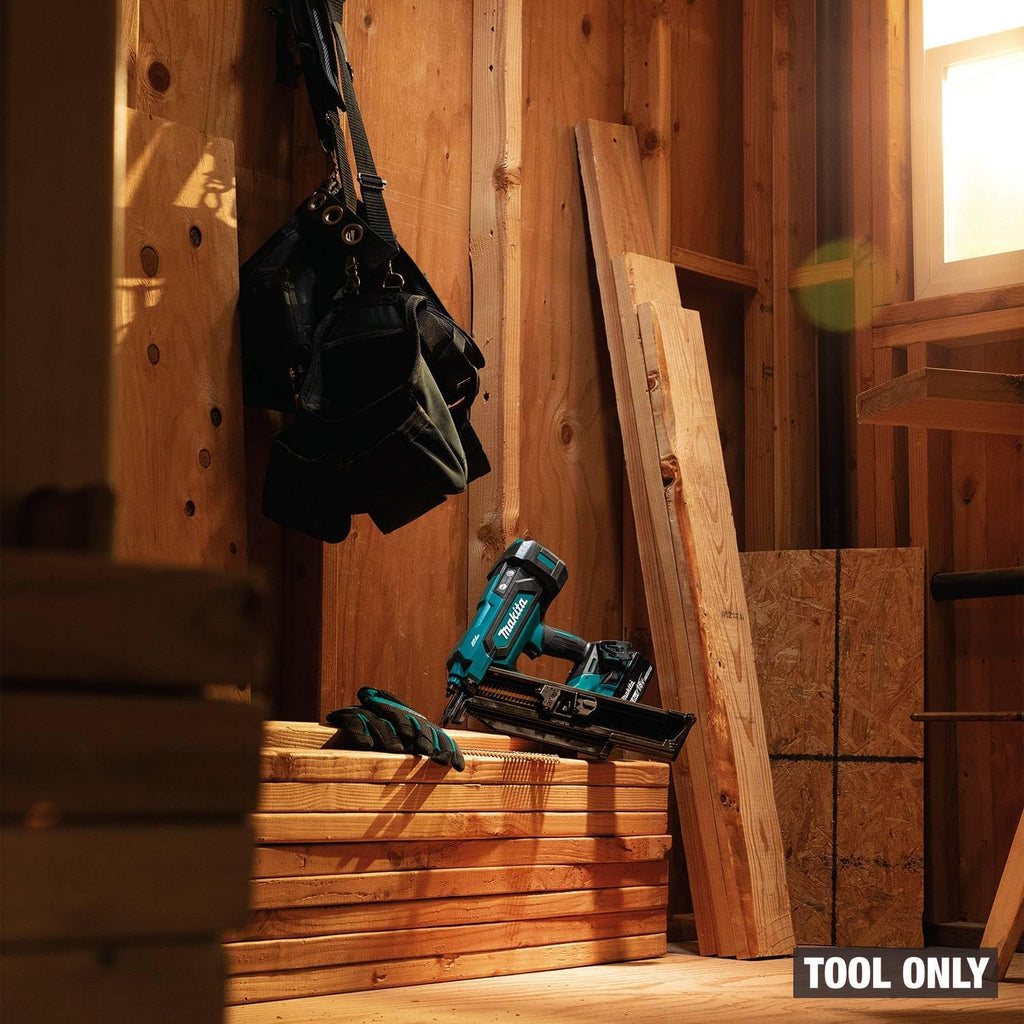 Makita XNB03Z 18V LXT® Lithium-Ion Cordless 21º Full Round Head 3-1/2' Framing Nailer, Tool Only