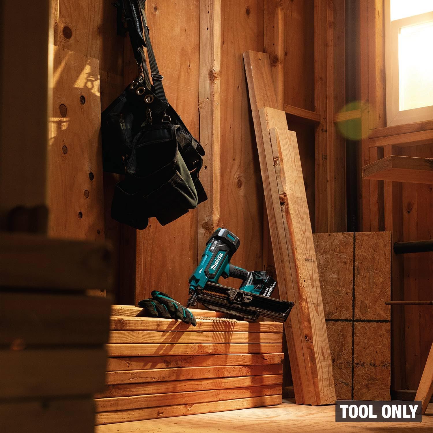 Makita XNB03Z 18V LXT® Lithium-Ion Cordless 21º Full Round Head 3-1/2' Framing Nailer, Tool Only