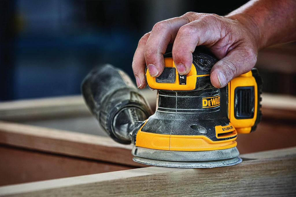 DEWALT 20V MAX Random Orbital Sander Kit (DCW210P1)