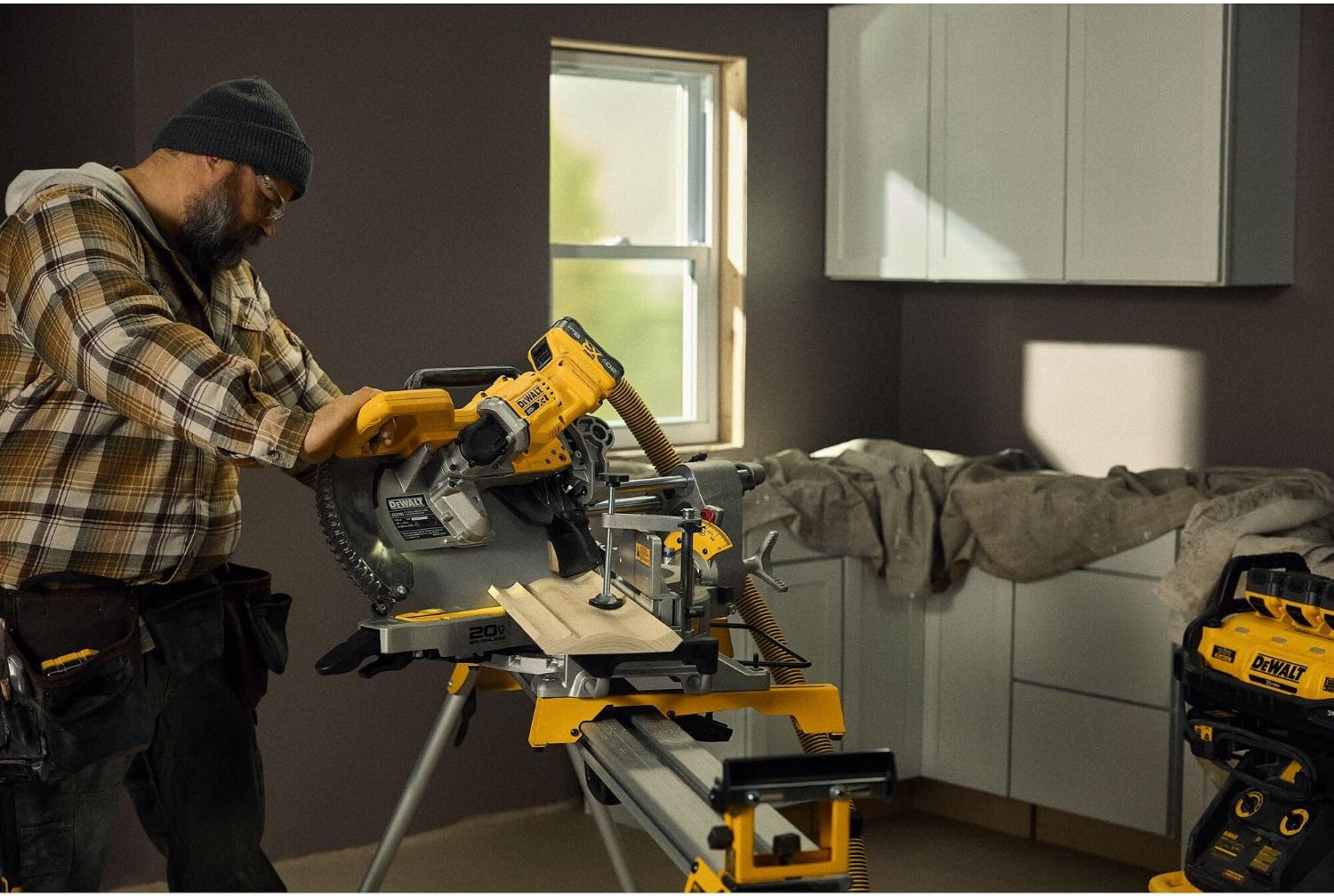 DEWALT 20V MAX XR 12 in. Double Bevel Sliding Miter Saw Kit (DCS785WW1)