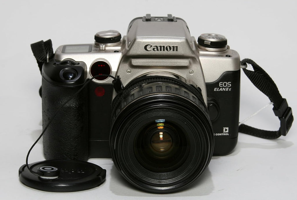 Canon EOS Elan IIE 35mm SLR Film Camera Kit w/ AF Zoom Lens, Built-in flash and Automatic Flim loader, Custom Shooting Modes. (Renewed)