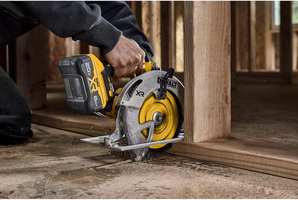 DEWALT 20V MAX XR Brushless Cordless 7-1/4 in. Circular Saw, Tool Only (DCS590B)