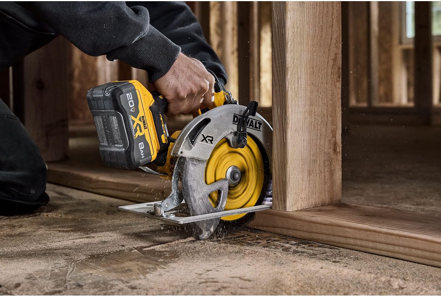 DEWALT 20V MAX XR Brushless Cordless 7-1/4 in. Circular Saw, Tool Only (DCS590B)