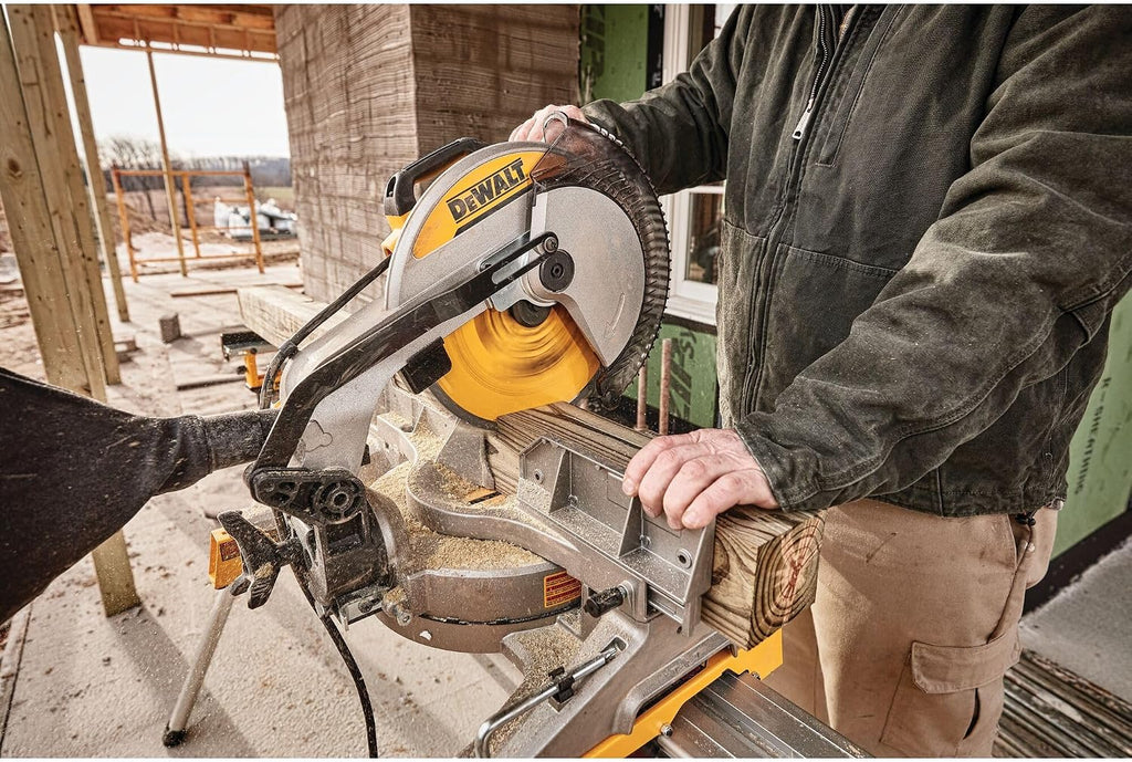 DEWALT 12-Inch Miter Saw, 15-Amp, Single Bevel, Compound (DWS715)
