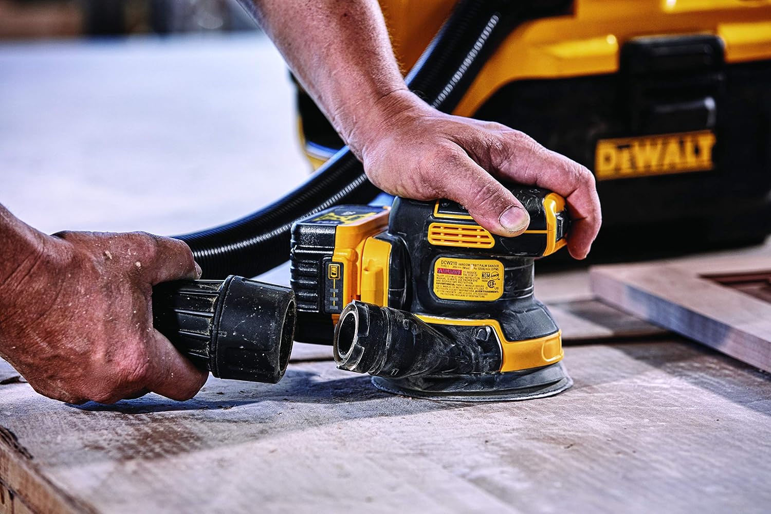 DEWALT 20V MAX Random Orbital Sander Kit (DCW210P1)