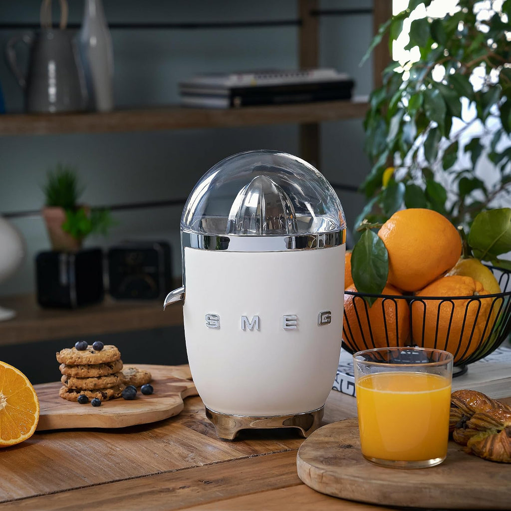 SMEG CJF11 Citrus Juicer – Retro Style Electric Juicer with Stainless Steel Reamer, Anti-Drip Spout & BPA-Free Dome Lid – Easy Clean, One-Touch Operation-White