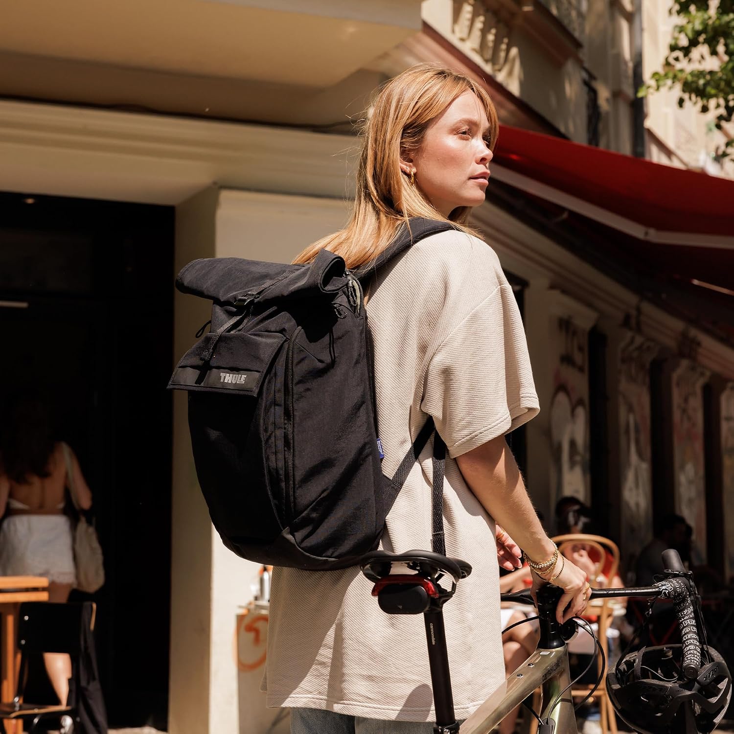 Thule Paramount 24L Backpack - Commuter Backpack with Padded Laptop Sleeve - Fits 16' laptops and 12' Tablets - Thoughtful Layout and Organization