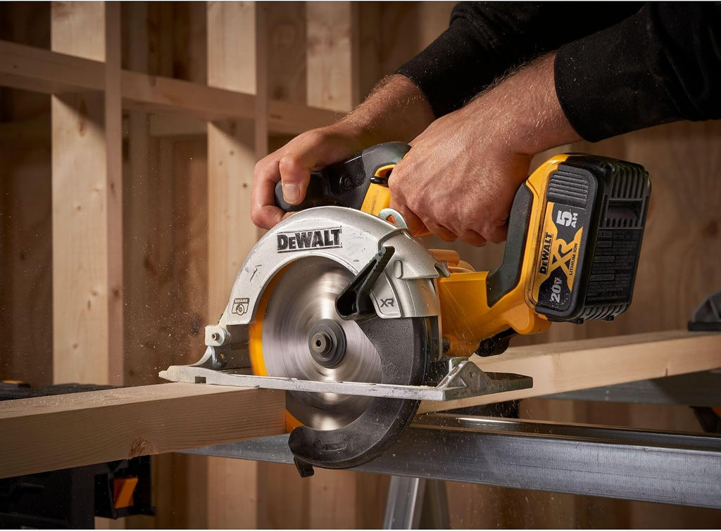 DEWALT 20V MAX* 6-1/2 in. Brushless Cordless Circular Saw, Tool Only (DCS565B)