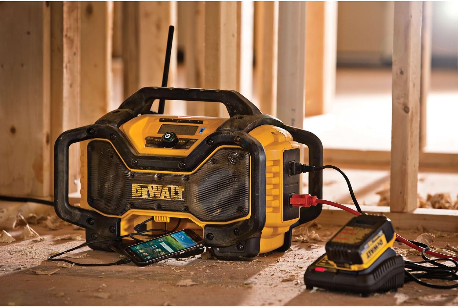 DEWALT 20V MAX Bluetooth Radio, 100 ft Range, Portable for Jobsites (DCR025)
