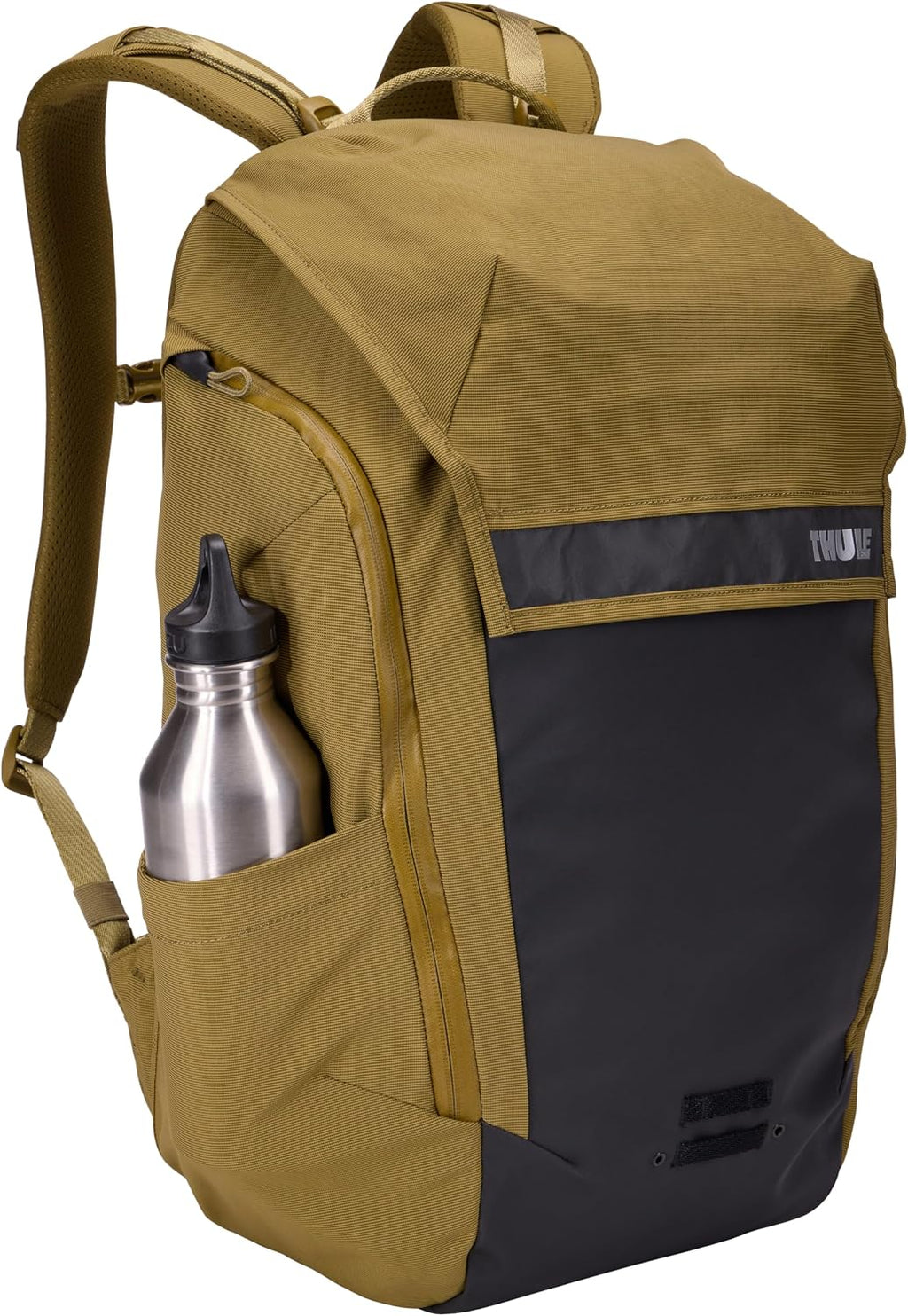 Thule Paramount Bike Commuter Backpack - 28L Capacity - Adjustable fit - 16' Padded Laptop Sleeve and 11' Tablet Pocket - Helmet Attachment - Accessible Side Phone Pocket - Taillight Loop