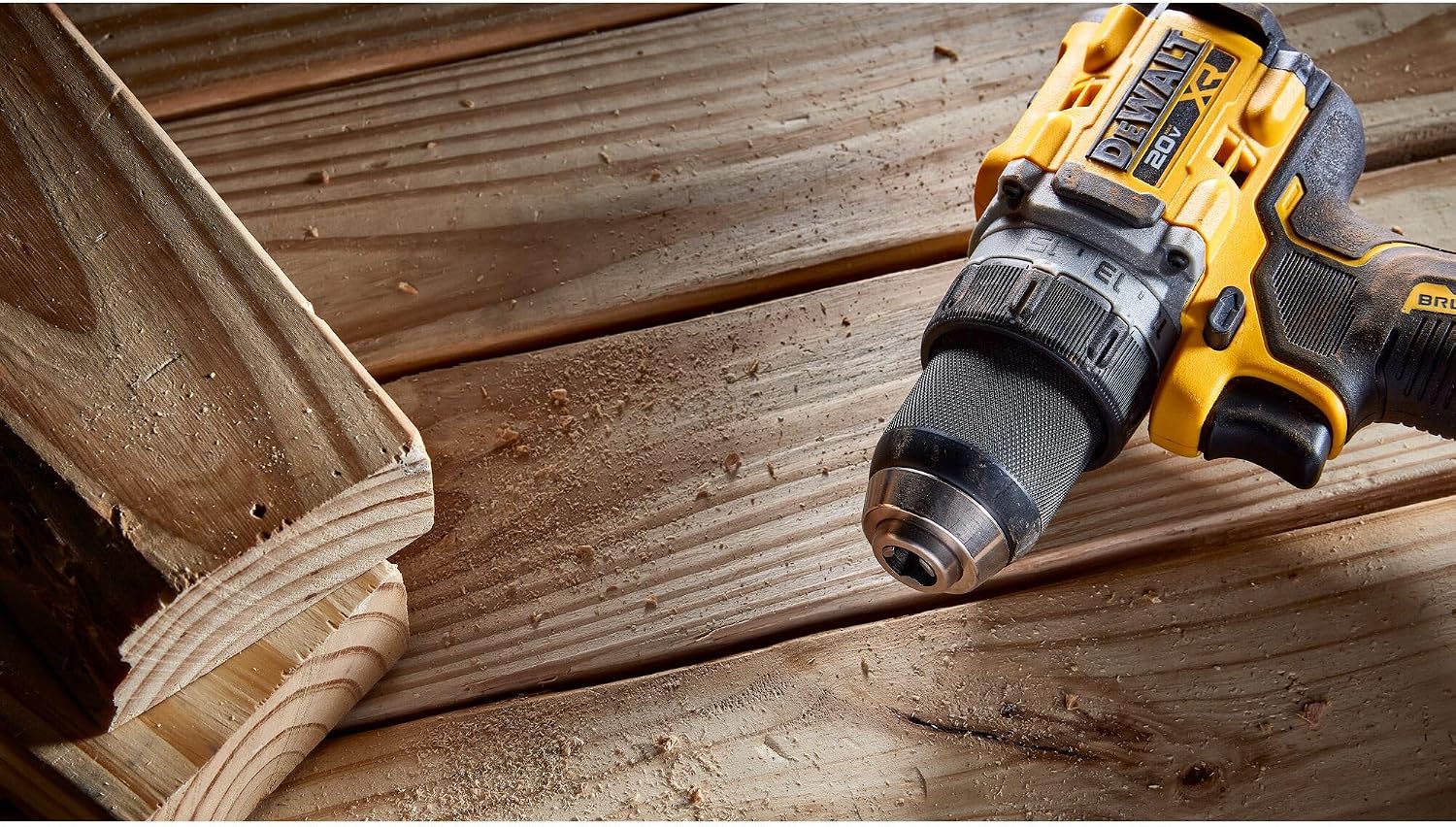 DEWALT 20V MAX XR Cordless Drill/Driver Kit, Brushless, Compact, with 2 Batteries and Charger (DCD800D2)