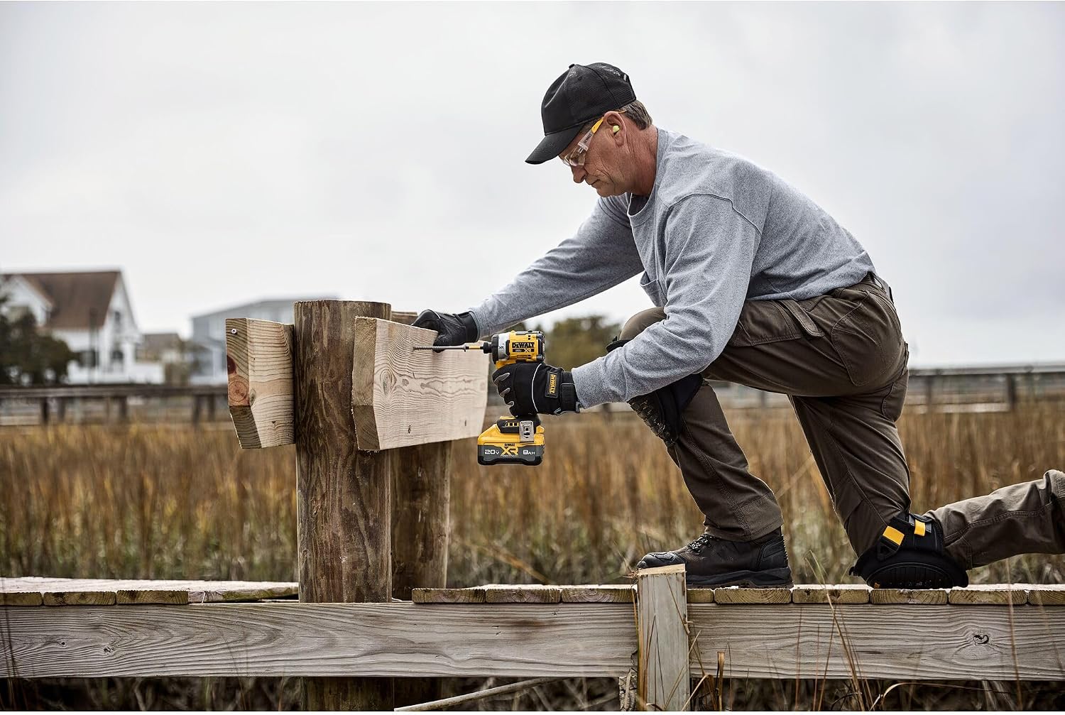 DEWALT 20V MAX XR 1/4 Inch Cordless Impact Driver Kit with 8AH Battery and Charger (DCF860WW1)
