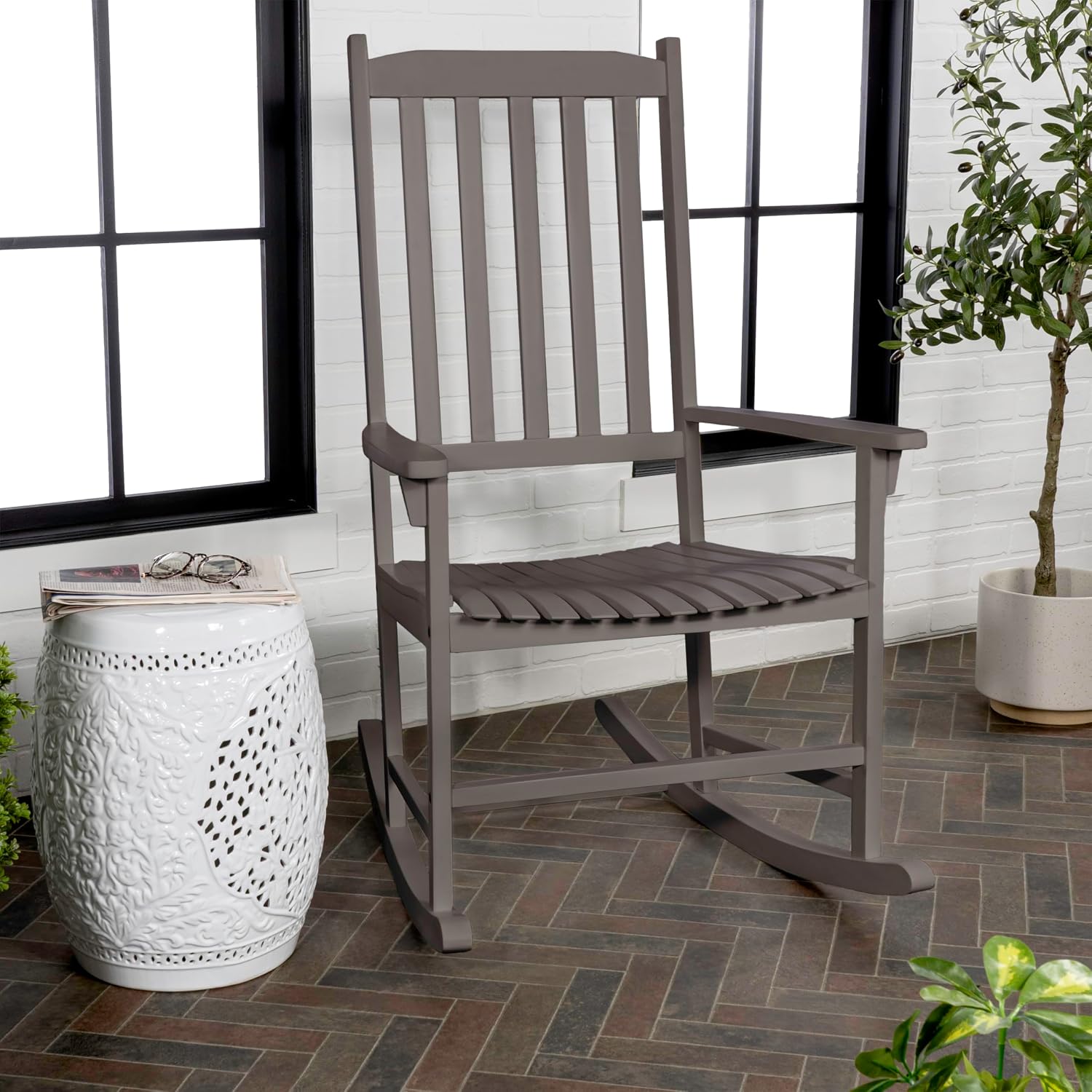 JONATHAN Y RCK300B Seagrove Farmhouse Classic Slat-Back 350-LBS Support Acacia Wood Outdoor Rocking Chair Traditional, Coastal, Cottage, Vintage, Shabby Chic, Gray Wash