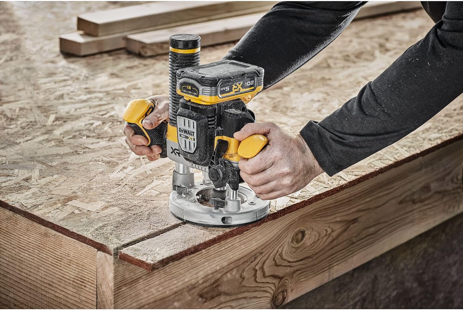 DEWALT 20V MAX XR 2-1/4 Peak HP Plunge Router (Tool Only) (DCW620B)