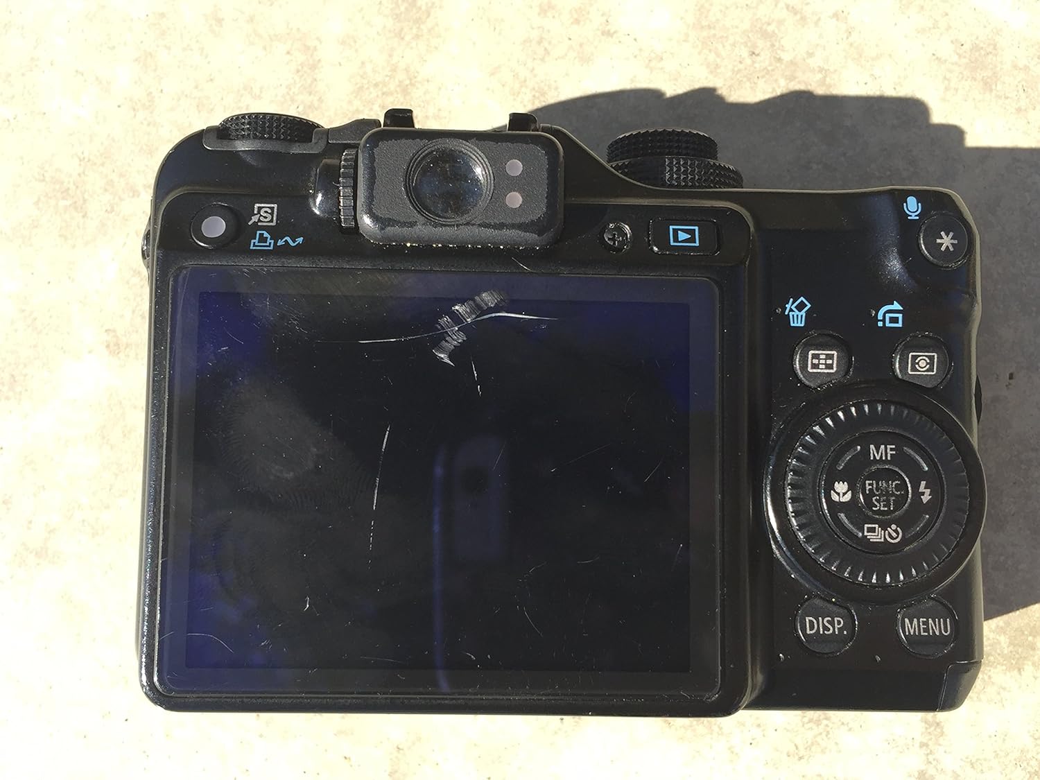 Canon Powershot G10 14.7MP Digital Camera with 5x Wide Angle Optical Image Stabilized Zoom