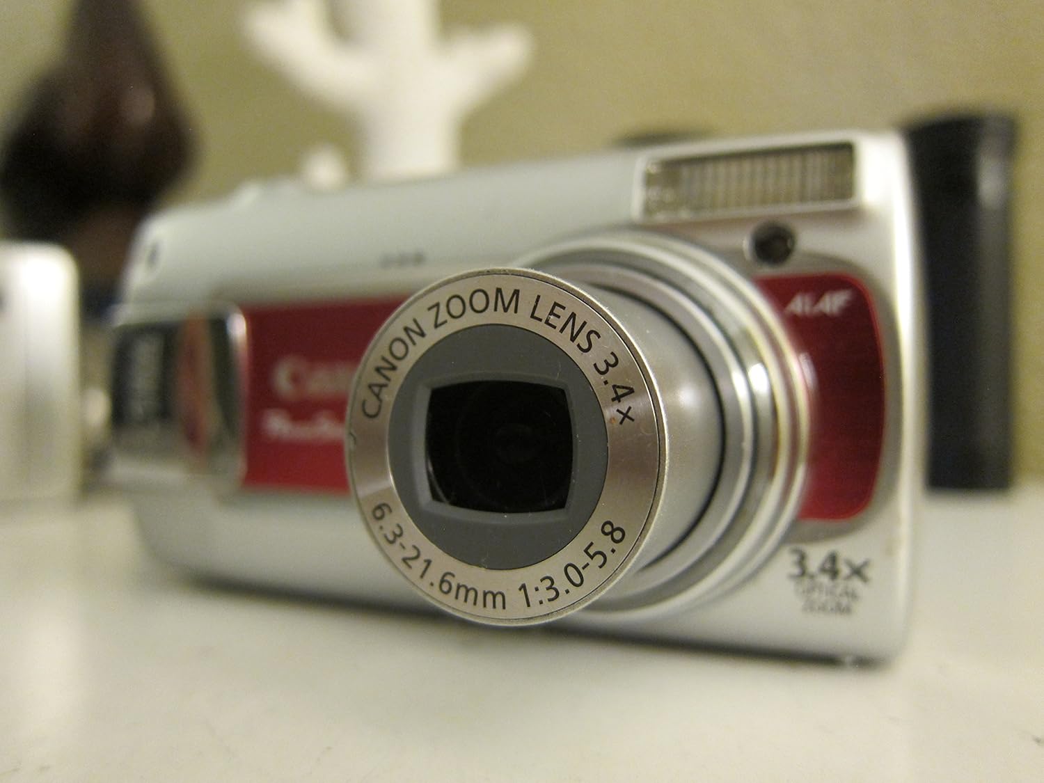 Canon PowerShot A470 7.1 MP Digital Camera with 3.4x Optical Zoom (Red)