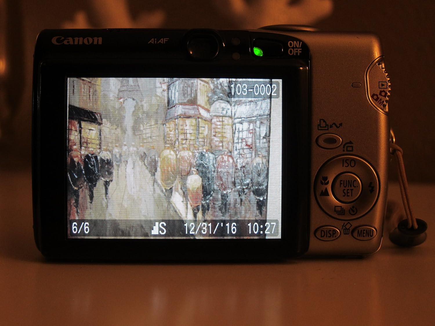 Canon PowerShot SD700 IS 6MP Digital Elph Camera with 4x Image Stabilized Zoom