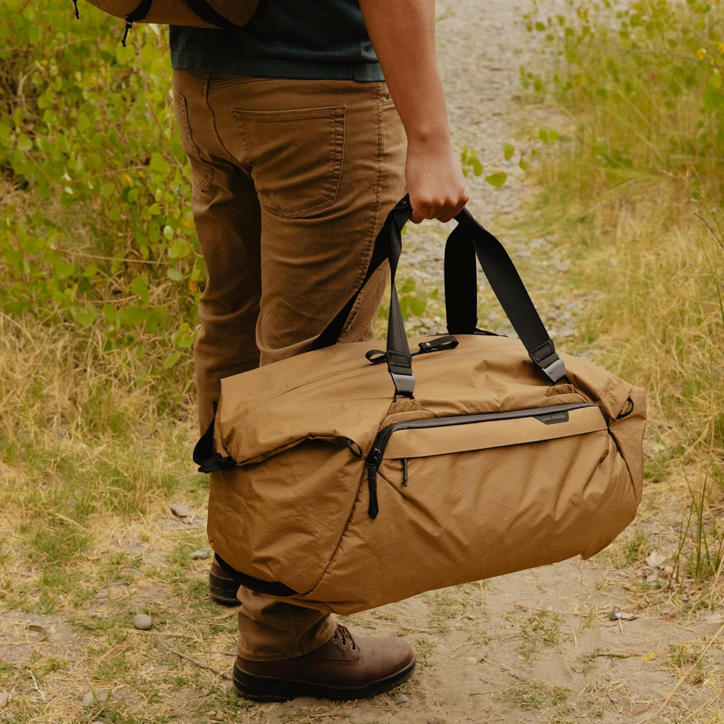 Peak Design Travel Duffel, Extra-Wide Single Zip Access, Weatherproof Shell, 4 External Pockets, Fits Packing Cubes & Camera Cubes, Ideal for Weekend Trips, Versatile Duffel Bag for Travel