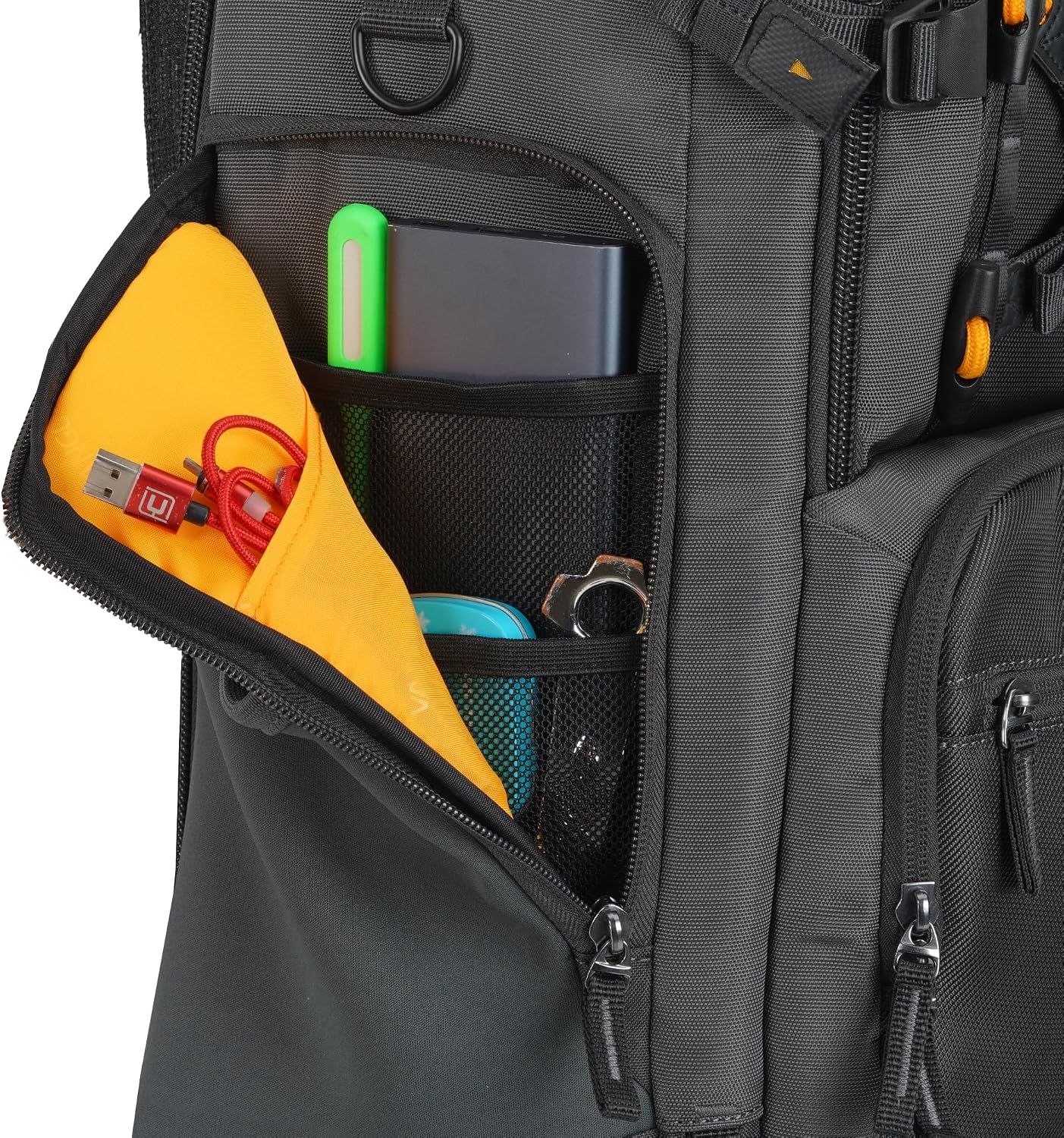VANGUARD Alta Sky 62 Camera Backpack for up to 600 mm lens attached to a DSLR or Full-Frame Mirrorless Body