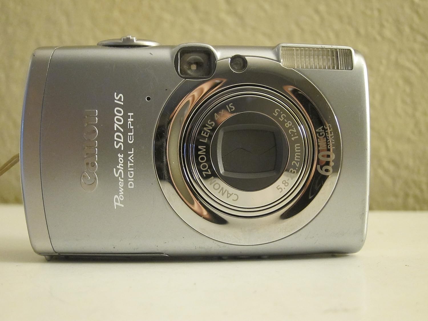 Canon PowerShot SD700 IS 6MP Digital Elph Camera with 4x Image Stabilized Zoom