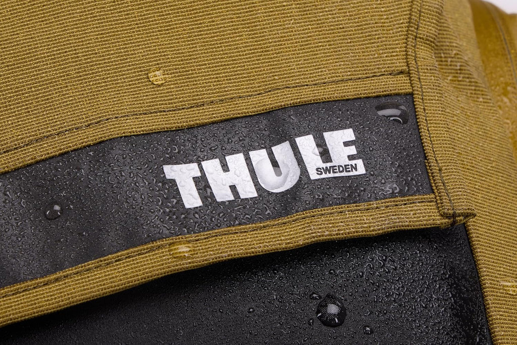 Thule Paramount Bike Commuter Backpack - 28L Capacity - Adjustable fit - 16' Padded Laptop Sleeve and 11' Tablet Pocket - Helmet Attachment - Accessible Side Phone Pocket - Taillight Loop