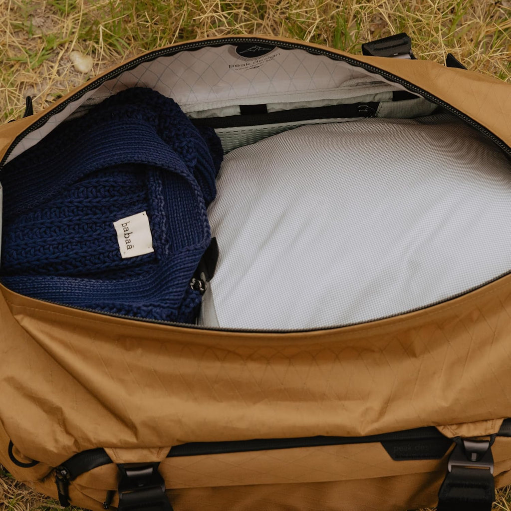Peak Design Travel Duffel, Extra-Wide Single Zip Access, Weatherproof Shell, 4 External Pockets, Fits Packing Cubes & Camera Cubes, Ideal for Weekend Trips, Versatile Duffel Bag for Travel