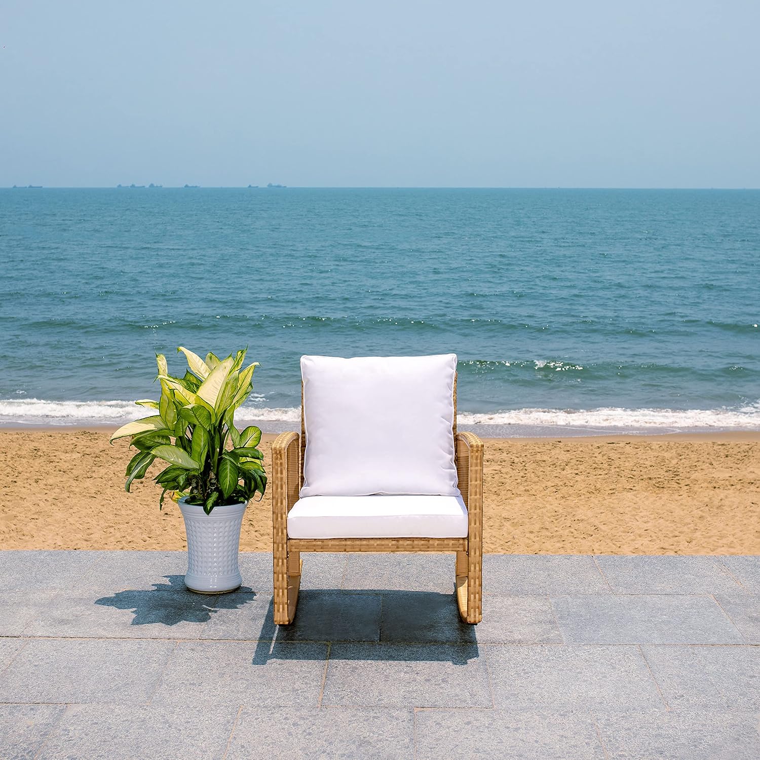 SAFAVIEH Outdoor - Daire Rocking Chair - Natural & White - Steel Frame Faux & Rattan with Cushion - Open-Frame Design - Ideal for Patio, Deck, Porch, Backyard, 14.4' Seat Height (PAT7721D)
