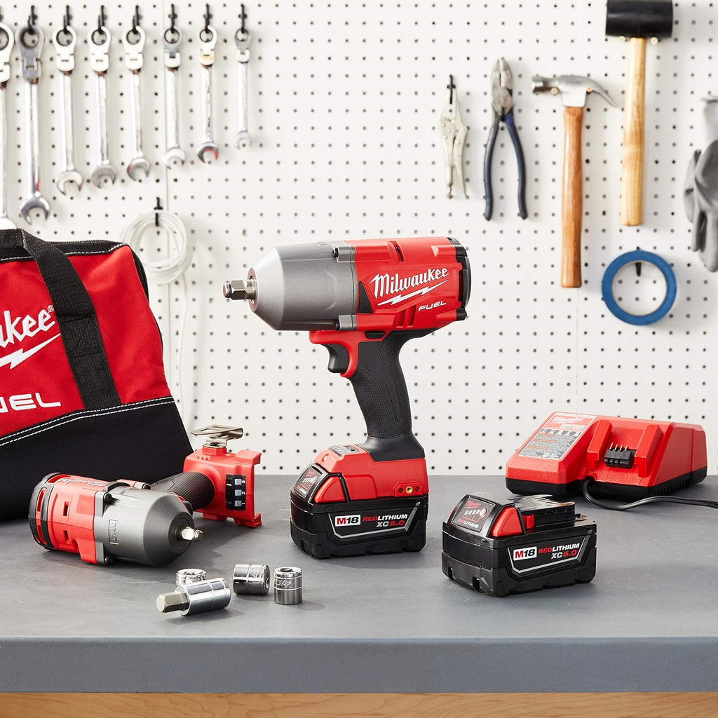 Milwaukee 2 PC M18 FUEL Auto Kit - 1/2' Impact Wrench and 3/8' Impact Wrench