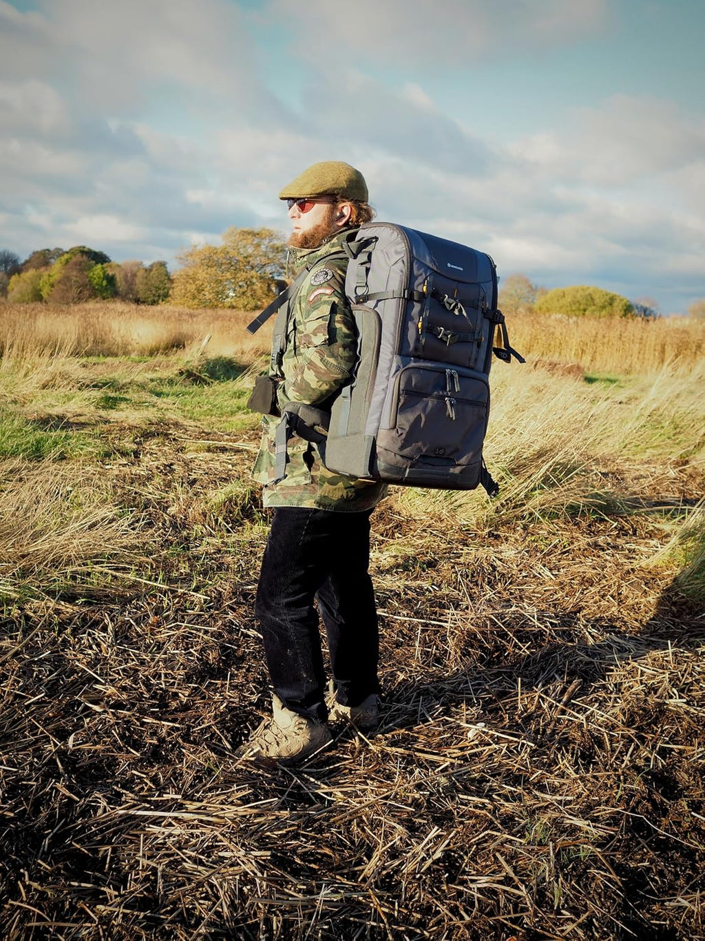 VANGUARD Alta Sky 69 Camera Backpack for a Super-telephoto lens up to a 1200mm (f/8) attached to a Pro DSLR or Full-frame Mirrorless Body