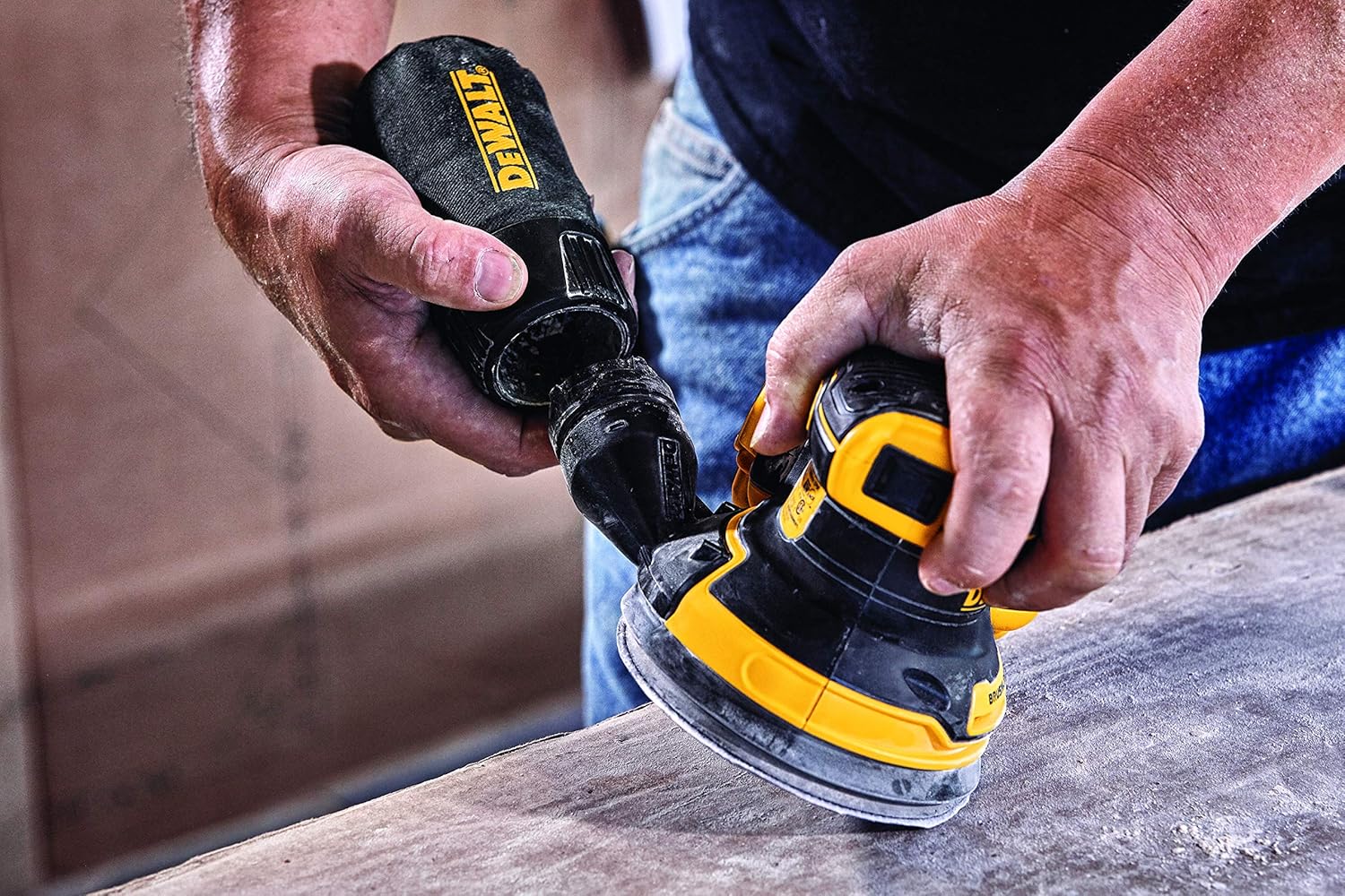 DEWALT 20V MAX Random Orbital Sander Kit (DCW210P1)