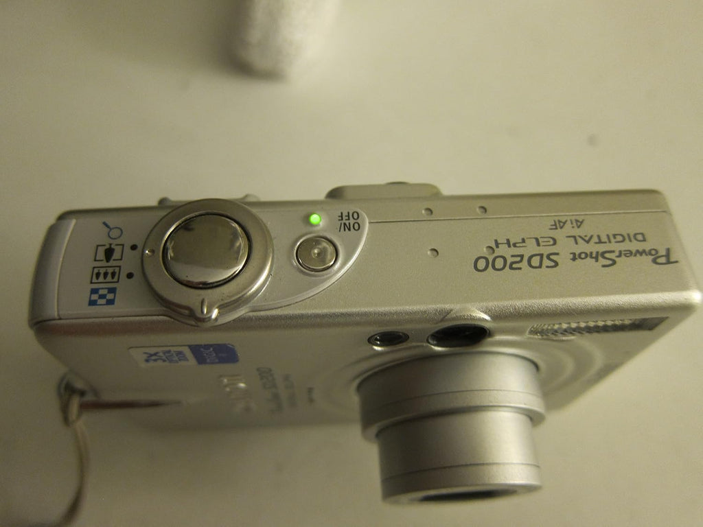 Canon Powershot SD200 3.2MP Digital Elph Camera with 3x Optical Zoom (OLD MODEL)
