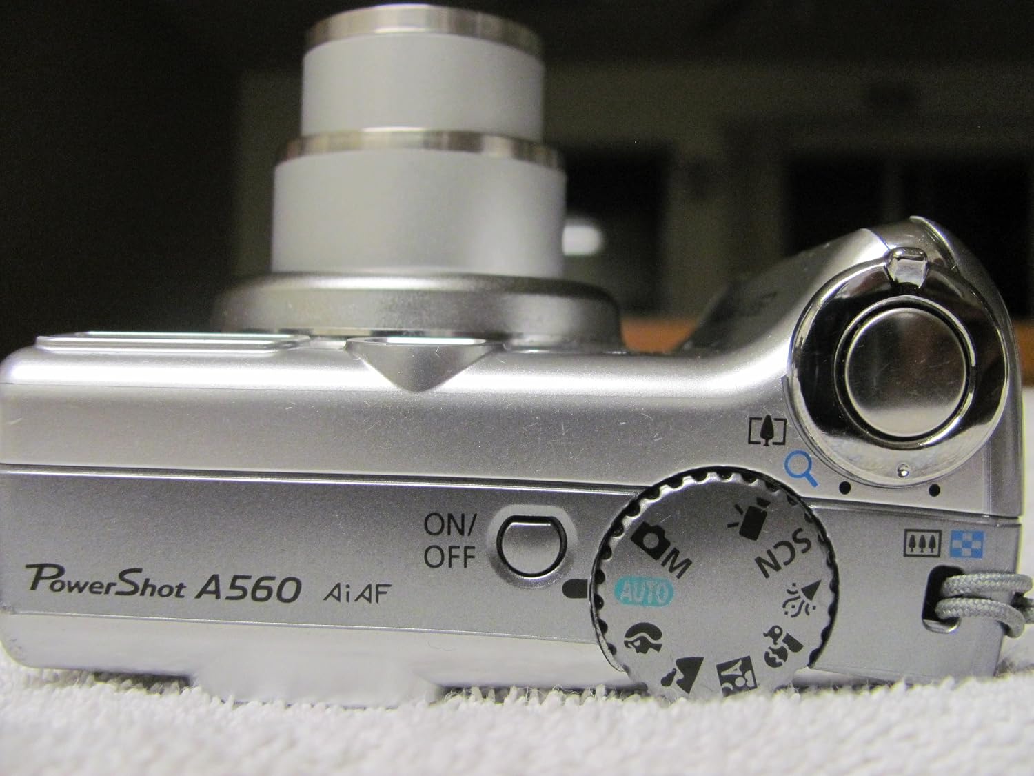Canon PowerShot A560 7.1MP Digital Camera with 4x Optical Zoom (OLD MODEL)