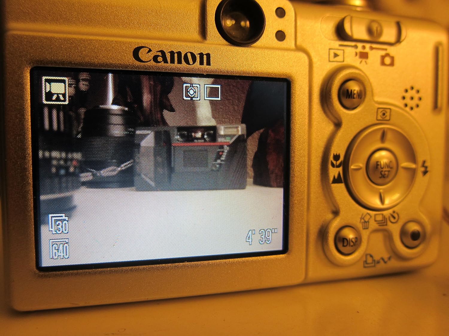 Canon Powershot SD200 3.2MP Digital Elph Camera with 3x Optical Zoom (OLD MODEL)